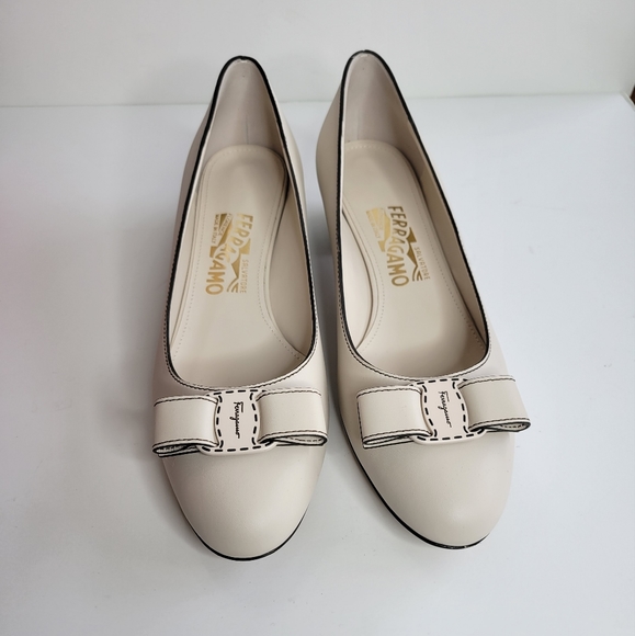 Salvatore Ferragamo Shoes - Salvatore Ferragamo VARA STITCH women's pumps NIB size 8.5 B RARE ITEM